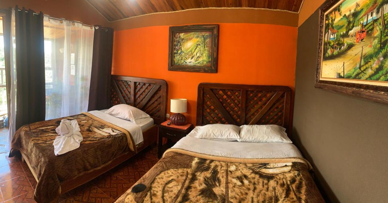 Cabinas Vista Al Golfo Couette-café Monteverde