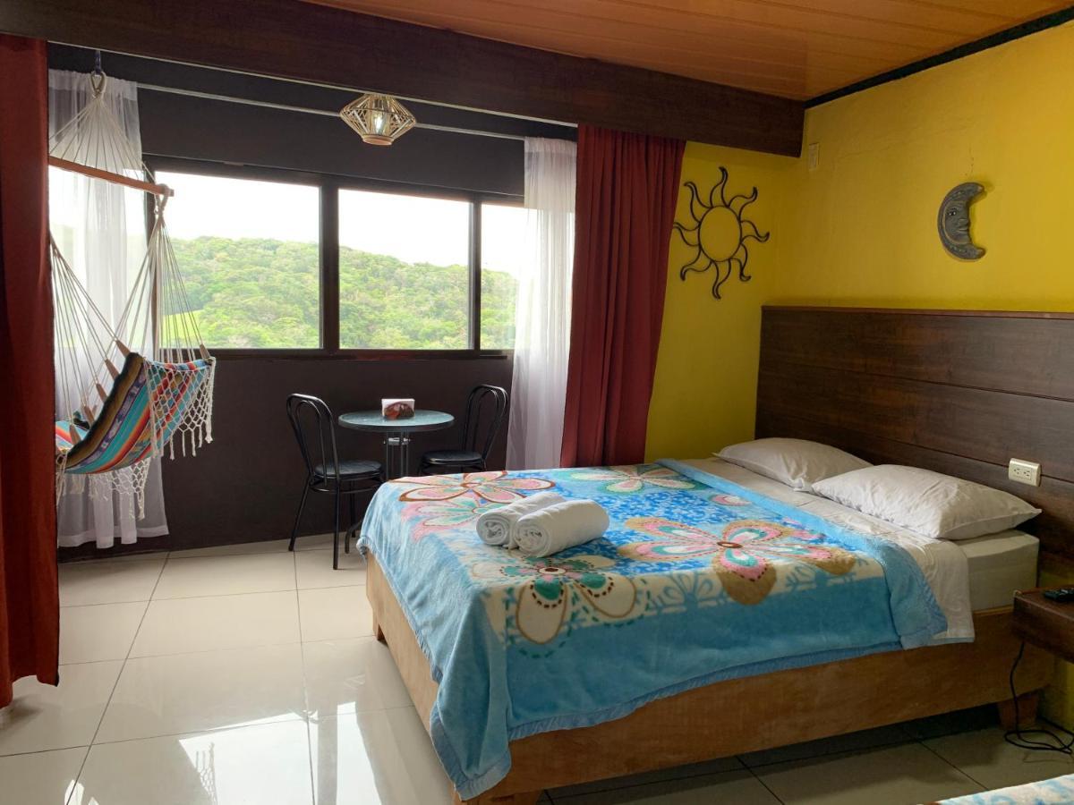 Cabinas Vista Al Golfo Bed & Breakfast
