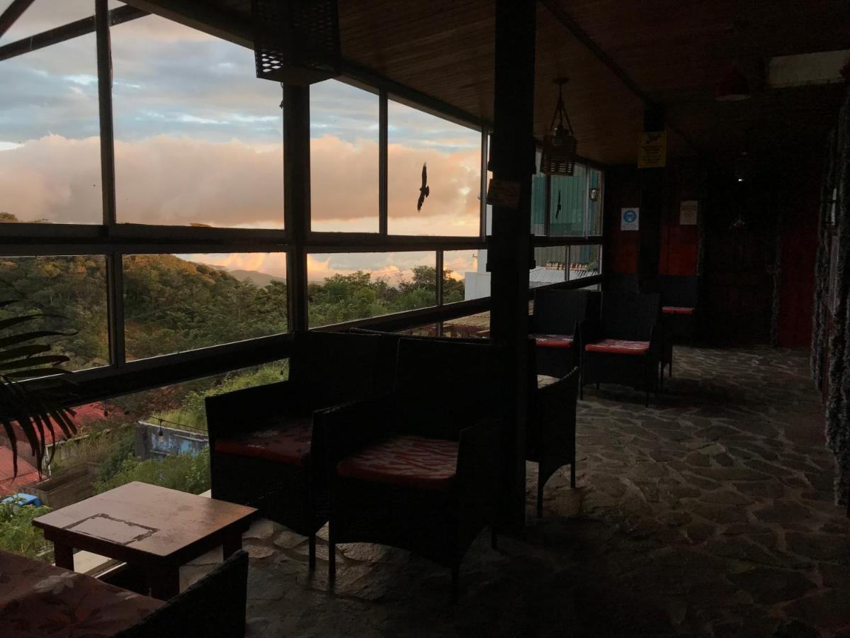 Cabinas Vista Al Golfo Couette-café Monteverde