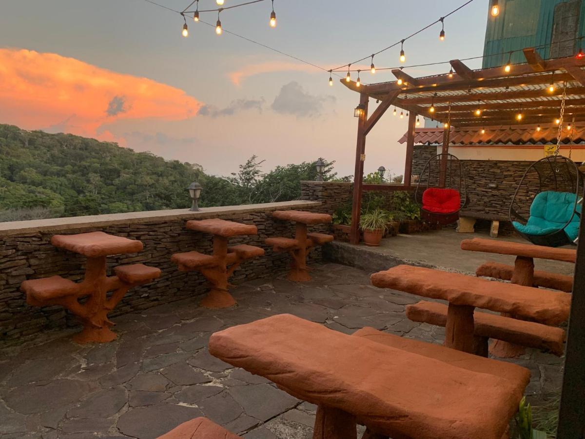Cabinas Vista Al Golfo Couette-café Monteverde