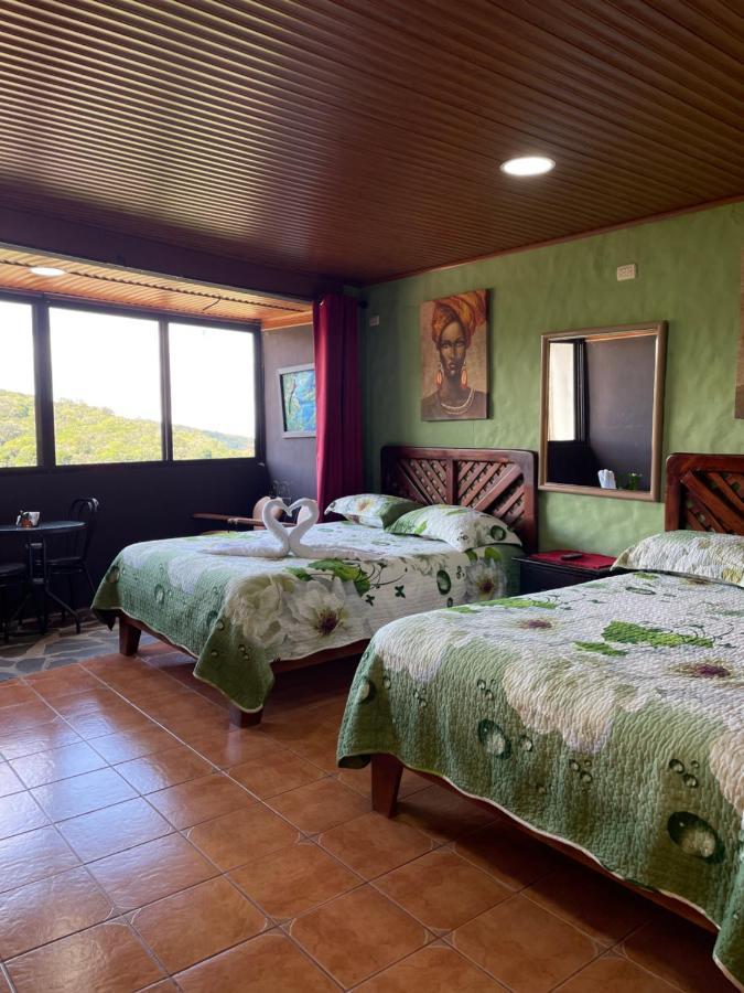 Cabinas Vista Al Golfo Bed & Breakfast