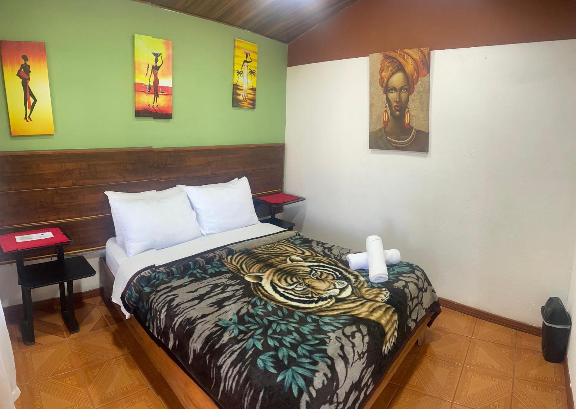 Cabinas Vista Al Golfo Bed & Breakfast Monteverde