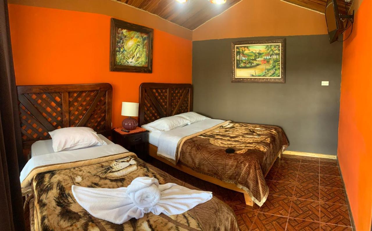 Cabinas Vista Al Golfo Bed and breakfast