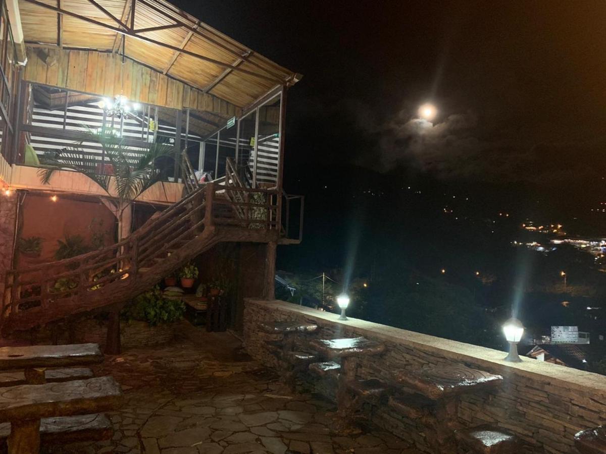 Bed and breakfast Cabinas Vista Al Golfo 2*